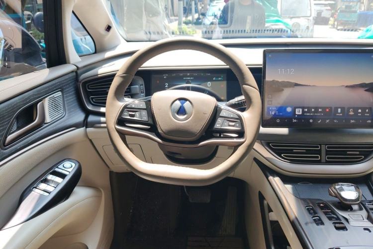 Used Denza D9 2022 DM-i 970 Four-Wheel Drive Flagship Model Steering Wheel