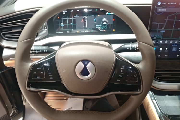 Used Denza D9 2022 DM-i 1040 Prestige Model Steering Wheel