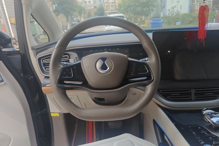 Used Denza D9 2022 DM-i 970 Four-Wheel Drive Prestige Model Steering Wheel