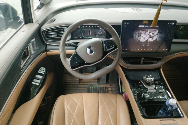 Used Denza D9 2022 DM-i 970 Four-Wheel Drive Prestige Model Steering Wheel