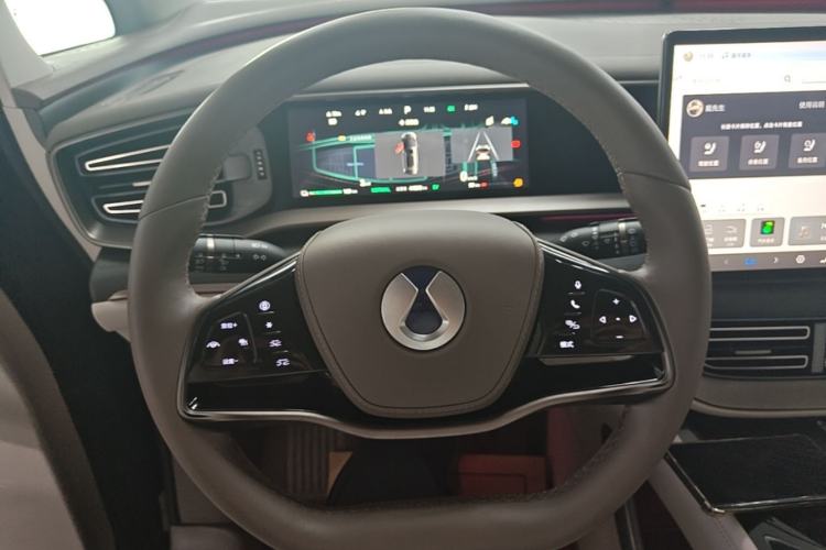 Used Denza D9 2022 DM-i 970 Four-Wheel Drive Flagship Model Steering Wheel