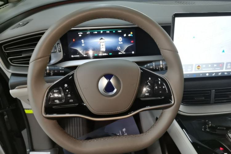 Used Denza D9 2022 DM-i 970 Four-Wheel Drive Flagship Model Steering Wheel