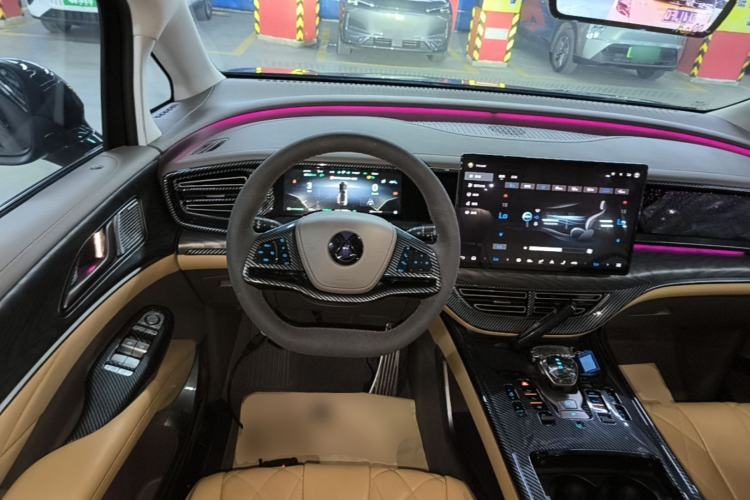 Used Denza D9 2022 DM-i 1040 Prestige Model Steering Wheel