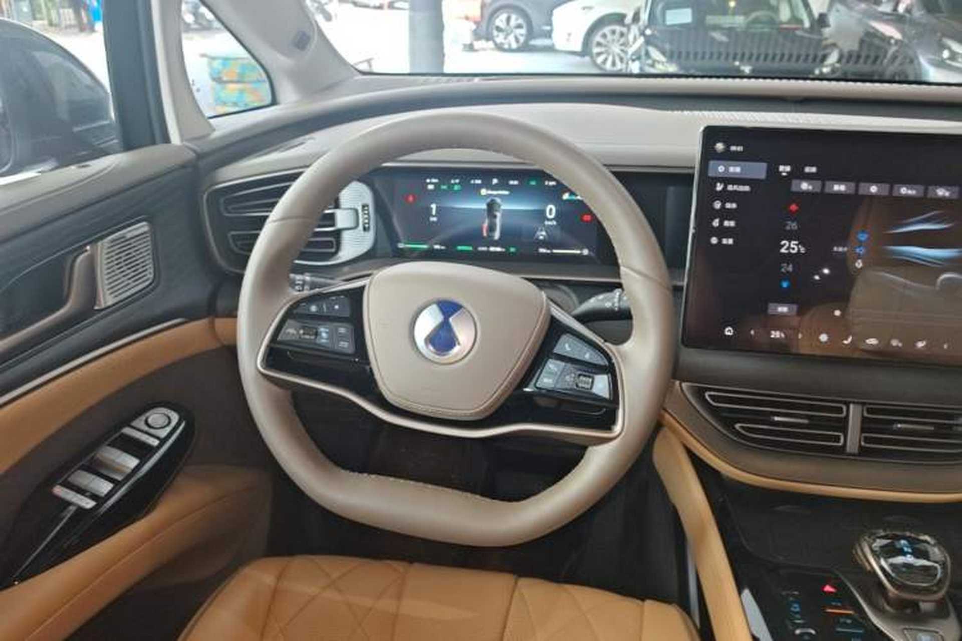 Used Denza D9 2022 DM-i 970 Four-Wheel Drive Flagship Model Steering Wheel