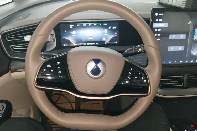 Used Denza D9 2022 DM-i 970 Four-Wheel Drive Prestige Model Steering Wheel