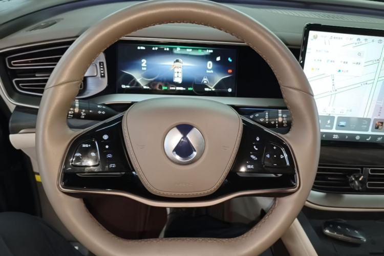 Used Denza D9 2022 DM-i 970 Four-Wheel Drive Flagship Model Steering Wheel