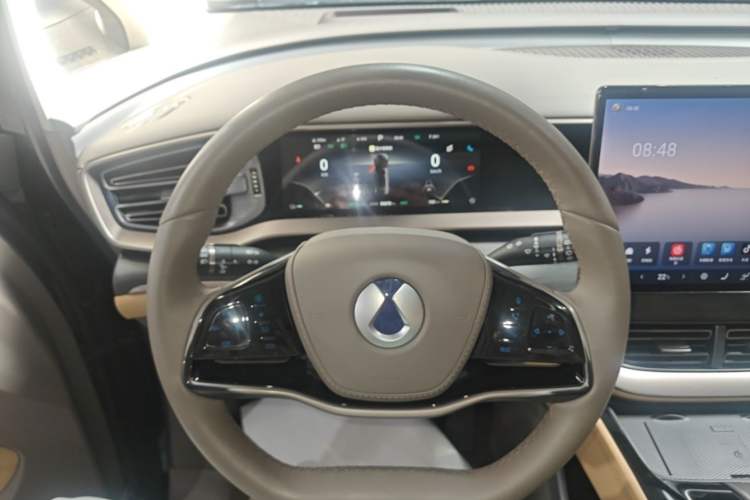 Used Denza D9 2022 DM-i 970 Four-Wheel Drive Flagship Model Steering Wheel