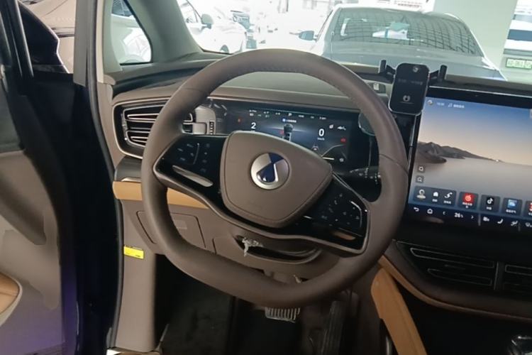 Used Denza D9 2022 DM-i 970 Four-Wheel Drive Prestige Model Steering Wheel