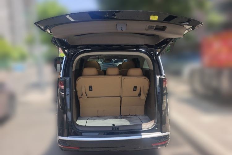 Used Denza D9 2022 DM-i 1040 Prestige Model Trunk