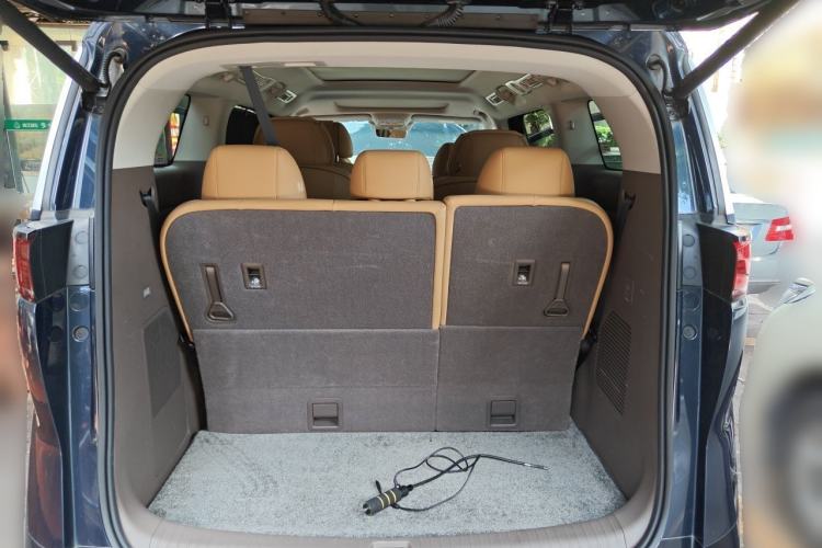Used Denza D9 2022 EV 620 Prestige Model Trunk