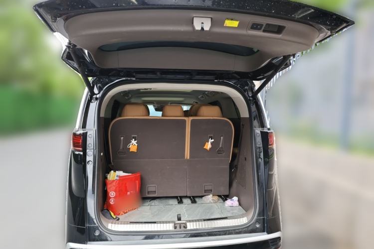 Used Denza D9 2022 DM-i 970 Four-Wheel Drive Flagship Model Trunk