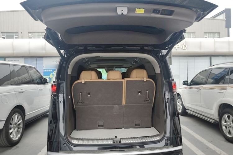 Used Denza D9 2022 DM-i 970 Four-Wheel Drive Flagship Model Trunk