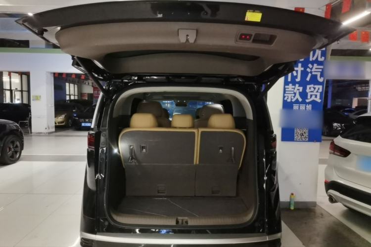Used Denza D9 2022 DM-i 970 Four-Wheel Drive Flagship Model Trunk