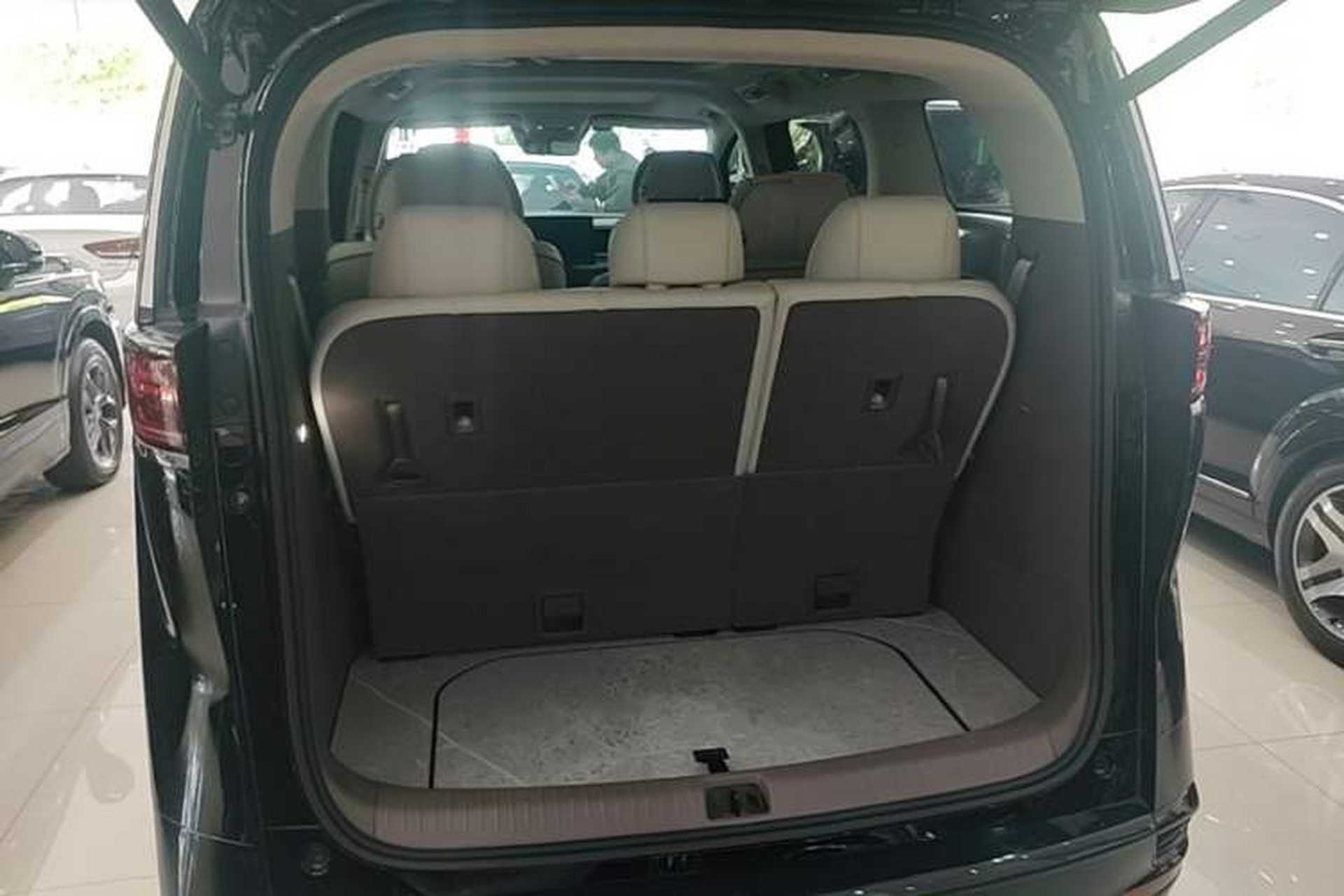 Used Denza D9 2022 DM-i 970 Four-Wheel Drive Flagship Model Trunk