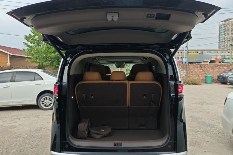 Used Denza D9 2022 DM-i 1040 Prestige Model Trunk