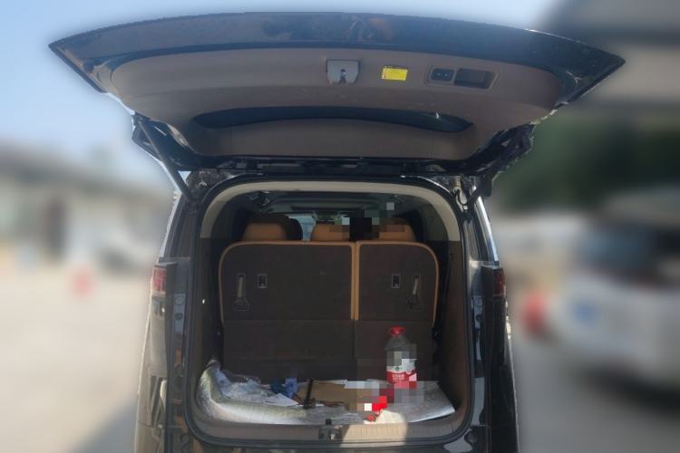 Used Denza D9 2022 DM-i 1040 Prestige Model Trunk