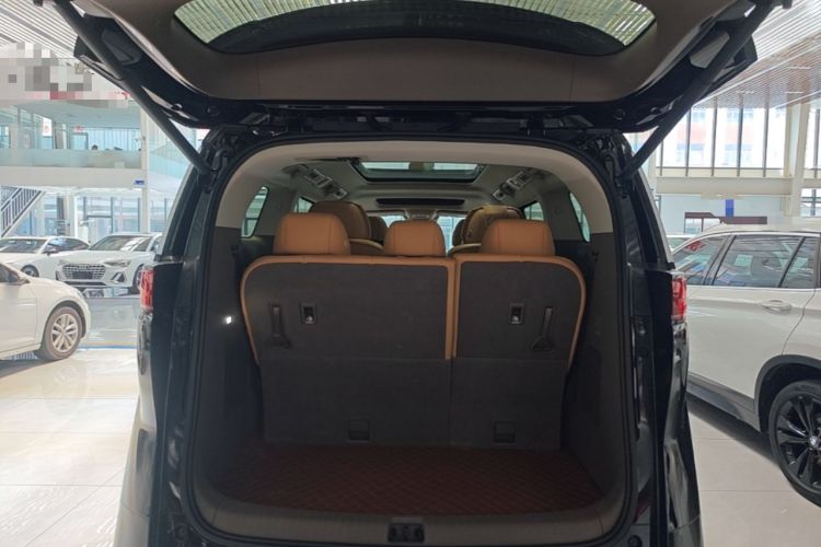 Used Denza D9 2022 DM-i 970 Four-Wheel Drive Prestige Model Trunk
