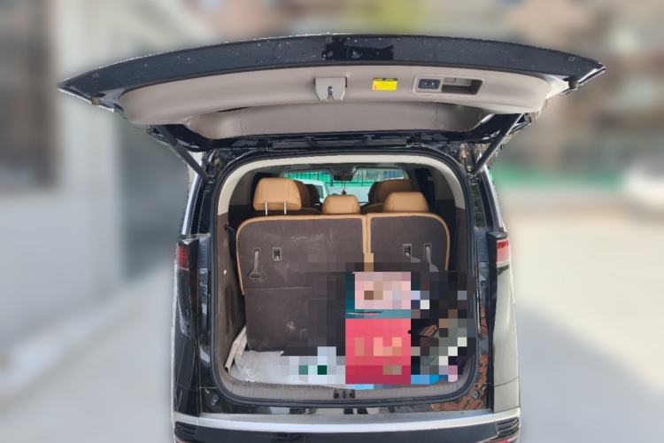 Used Denza D9 2022 DM-i 1040 Prestige Model Trunk