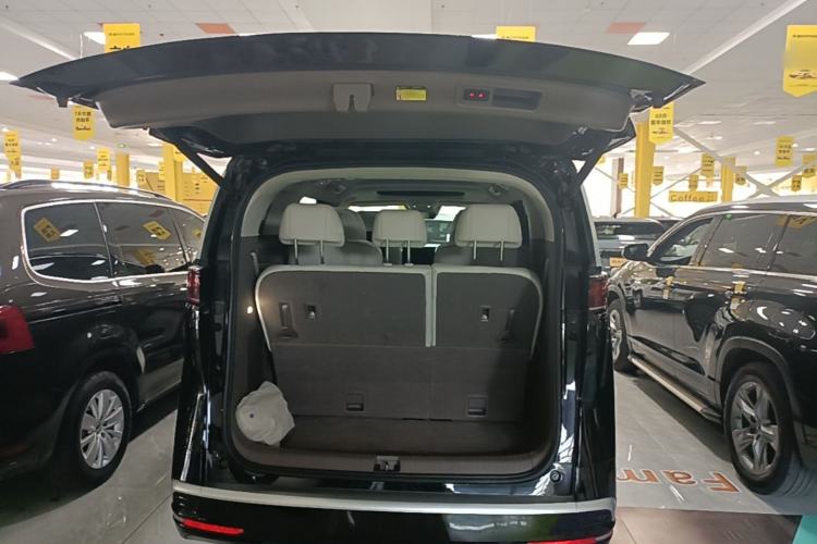 Used Denza D9 2022 DM-i 970 Four-Wheel Drive Flagship Model Trunk
