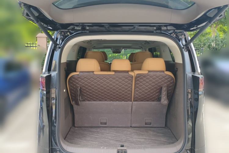 Used Denza D9 2022 DM-i 1040 Prestige Model Trunk