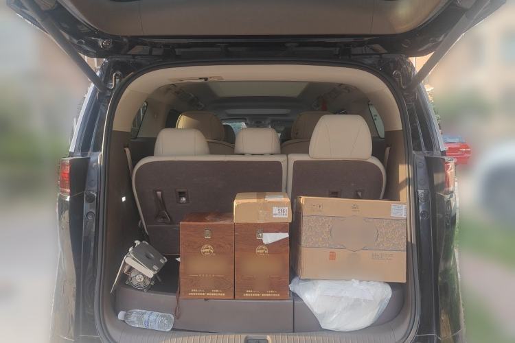 Used Denza D9 2022 DM-i 970 Four-Wheel Drive Prestige Model Trunk