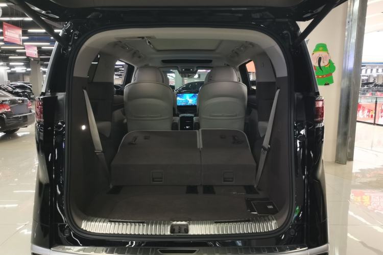 Used Denza D9 2022 DM-i 1040 Prestige Model Trunk