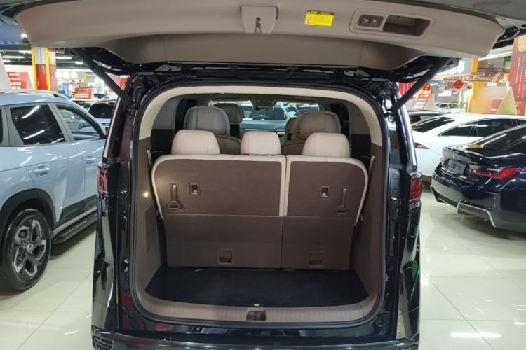 Used Denza D9 2022 DM-i 970 Four-Wheel Drive Flagship Model Trunk