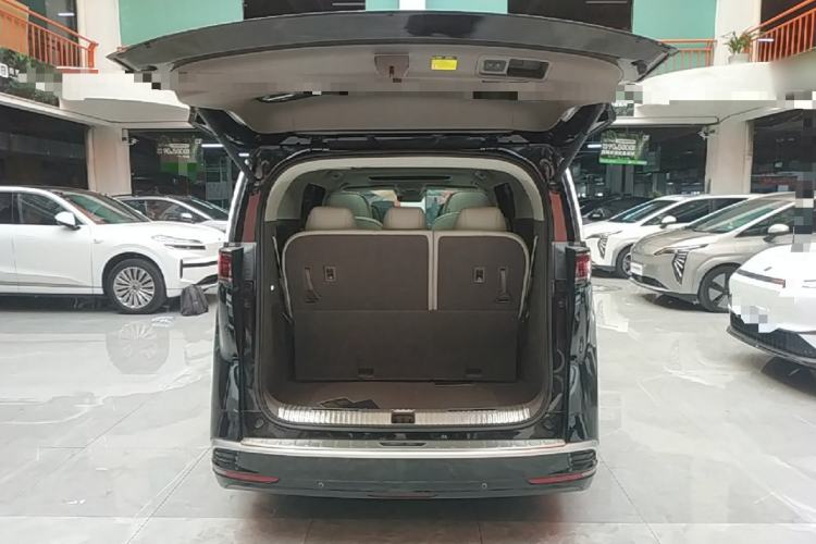 Used Denza D9 2022 DM-i 970 Four-Wheel Drive Flagship Model Trunk