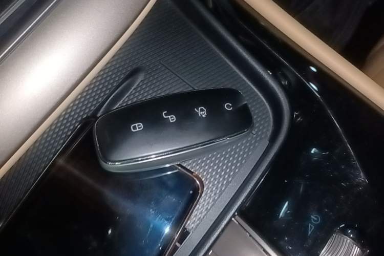 Used Denza D9 2022 DM-i 970 Four-Wheel Drive Flagship Model Vehicle Key