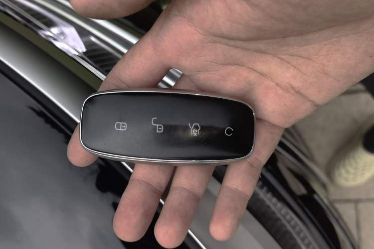 Used Denza D9 2022 DM-i 970 Four-Wheel Drive Flagship Model Vehicle Key