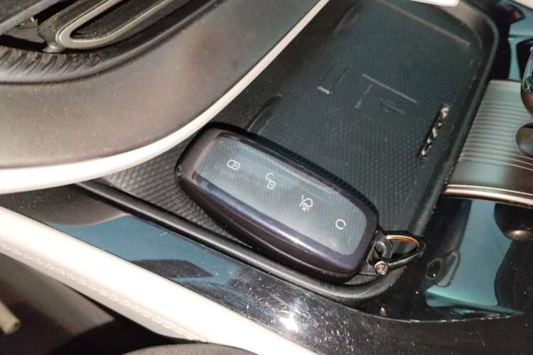 Used Denza D9 2022 DM-i 970 Four-Wheel Drive Flagship Model Vehicle Key
