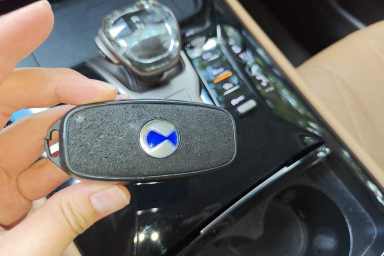 Used Denza D9 2022 EV 620 Prestige Model Vehicle Key