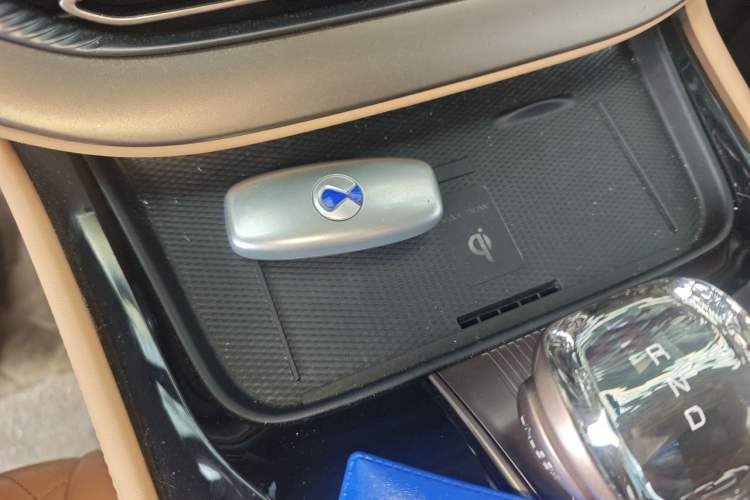 Used Denza D9 2022 DM-i 970 Four-Wheel Drive Prestige Model Vehicle Key