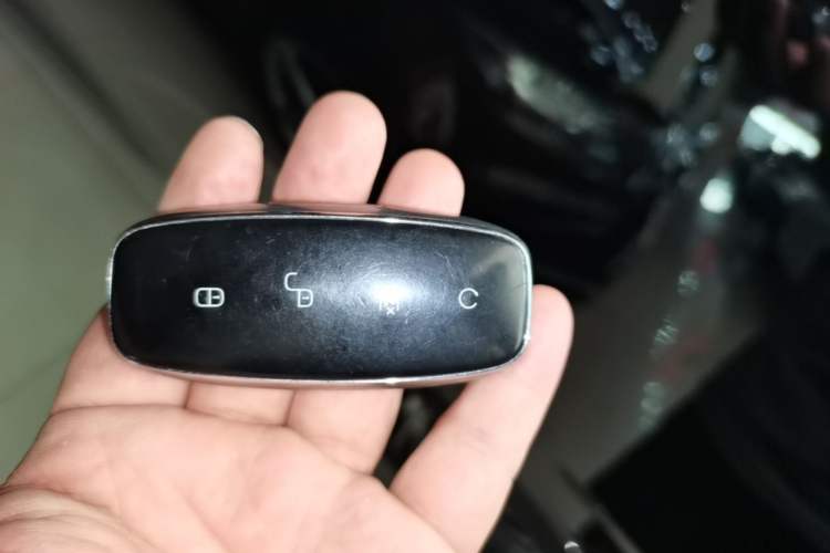 Used Denza D9 2022 DM-i 970 Four-Wheel Drive Prestige Model Vehicle Key
