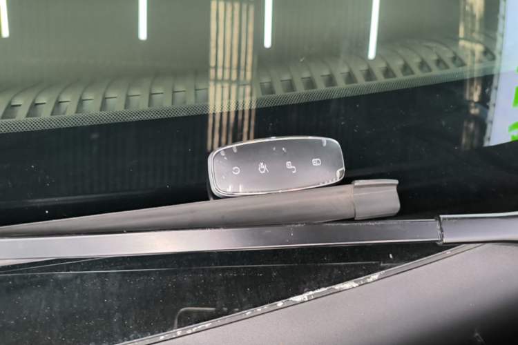 Used Denza D9 2022 DM-i 1040 Prestige Model Vehicle Key