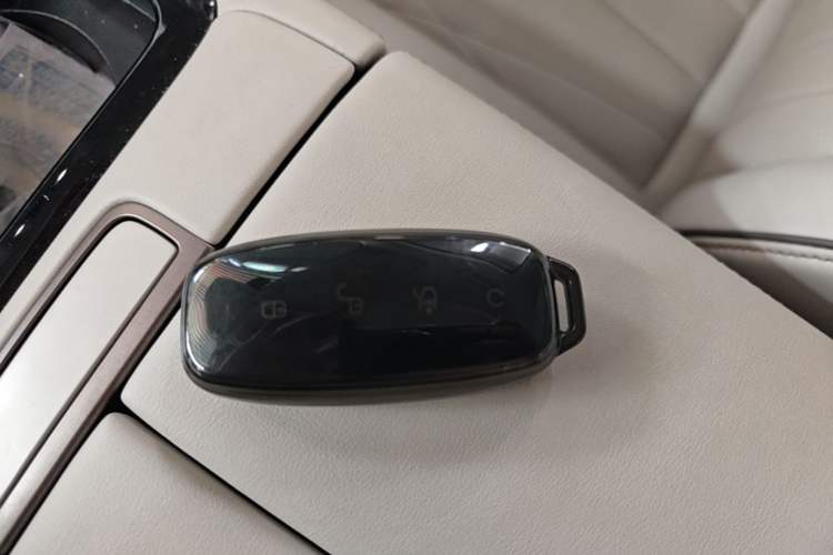 Used Denza D9 2022 DM-i 1040 Prestige Model Vehicle Key