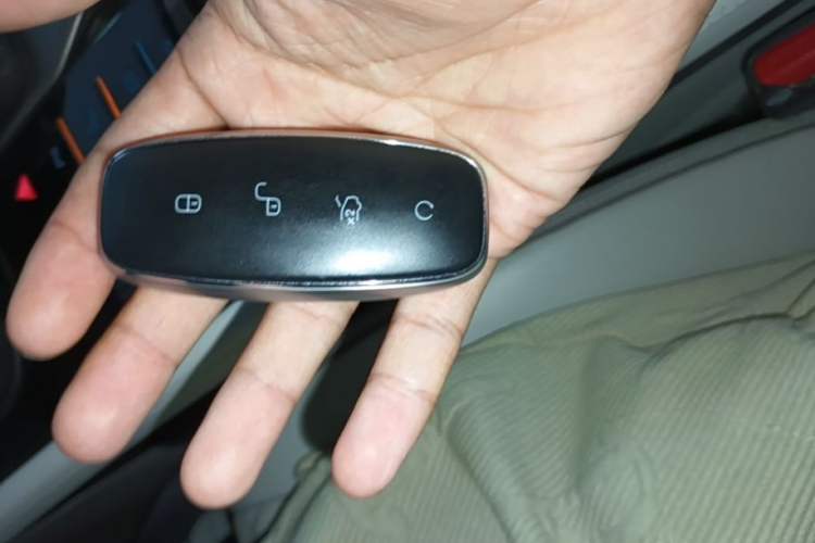 Used Denza D9 2022 DM-i 1040 Prestige Model Vehicle Key