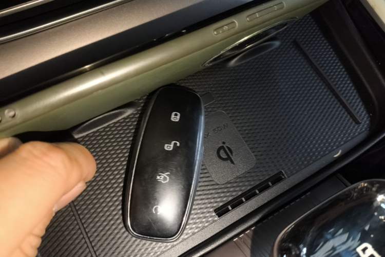 Used Denza D9 2022 DM-i 970 Four-Wheel Drive Flagship Model Vehicle Key