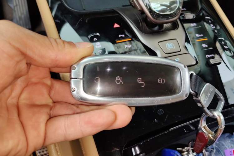 Used Denza D9 2022 DM-i 970 Four-Wheel Drive Flagship Model Vehicle Key