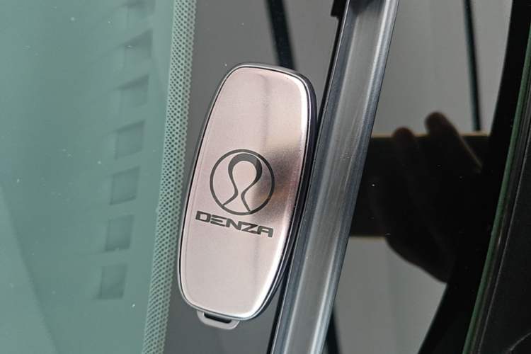 Used Denza D9 2022 DM-i 970 Four-Wheel Drive Flagship Model Vehicle Key