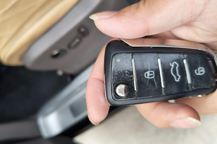 Used Denza D9 2022 DM-i 970 Four-Wheel Drive Prestige Model Vehicle Key