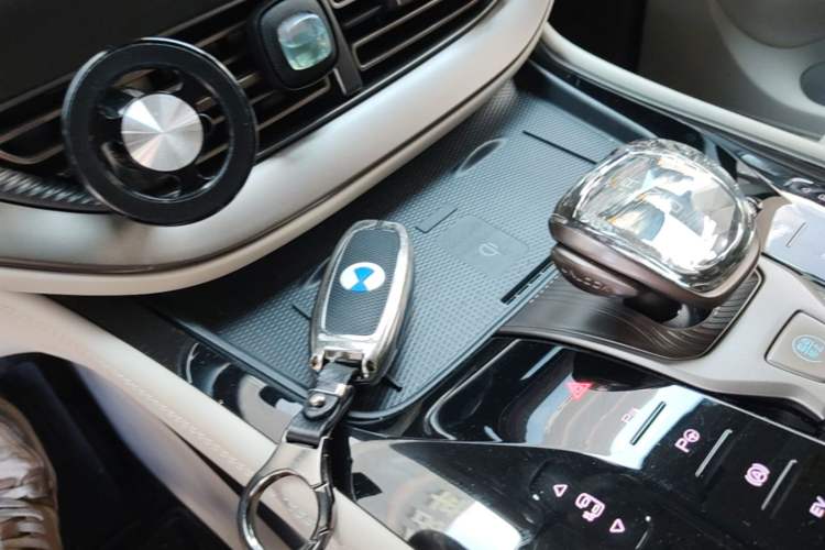 Used Denza D9 2022 DM-i 970 Four-Wheel Drive Flagship Model Vehicle Key
