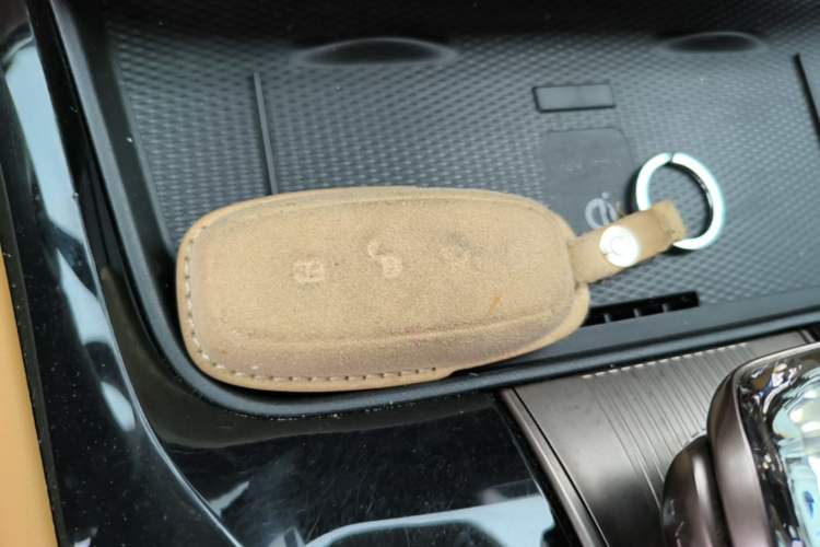 Used Denza D9 2022 DM-i 970 Four-Wheel Drive Prestige Model Vehicle Key