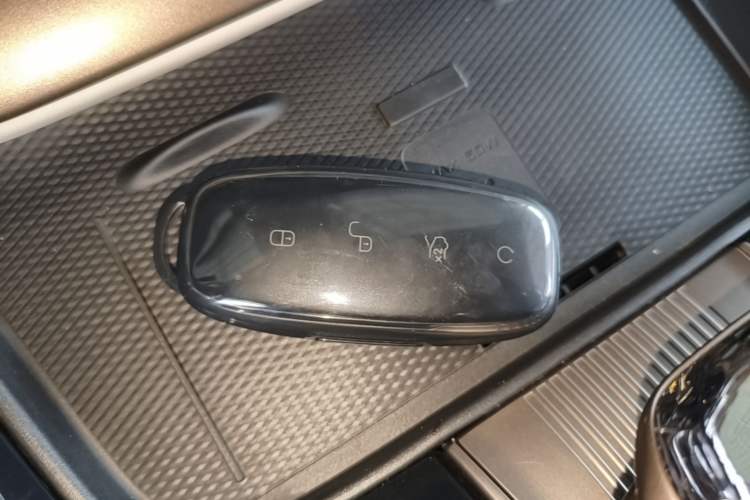 Used Denza D9 2022 DM-i 970 Four-Wheel Drive Prestige Model Vehicle Key