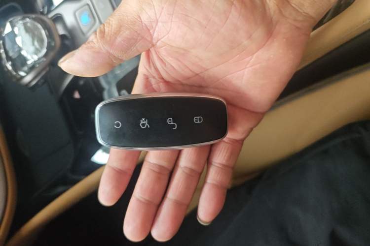 Used Denza D9 2022 DM-i 1040 Prestige Model Vehicle Key