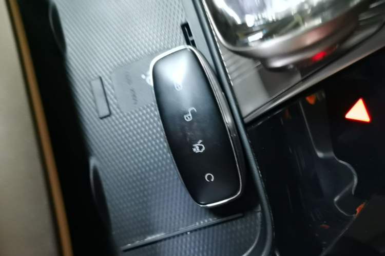 Used Denza D9 2022 DM-i 970 Four-Wheel Drive Flagship Model Vehicle Key