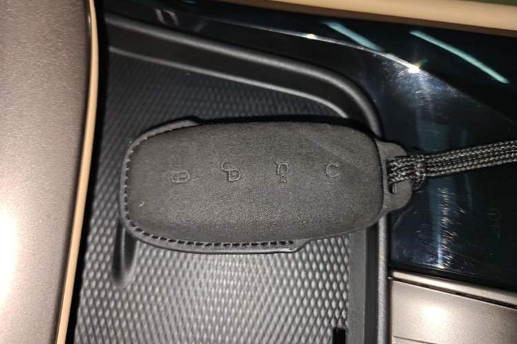 Used Denza D9 2022 DM-i 970 Four-Wheel Drive Flagship Model Vehicle Key