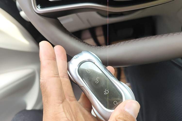 Used Denza D9 2022 DM-i 970 Four-Wheel Drive Flagship Model Vehicle Key