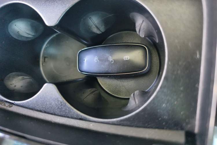 Used Denza D9 2022 DM-i 1040 Prestige Model Vehicle Key