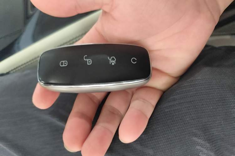 Used Denza D9 2022 EV 600 Four-Wheel Drive Flagship Model Vehicle Key